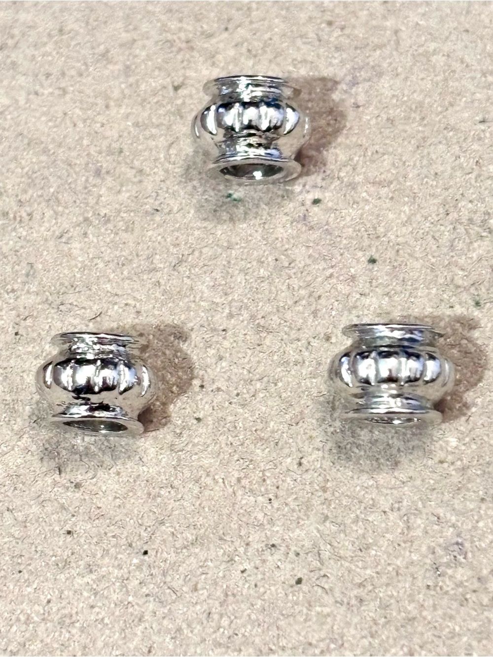 Three mini barrel beads Silver tone Grooved sides Fit MINI holders ONLY